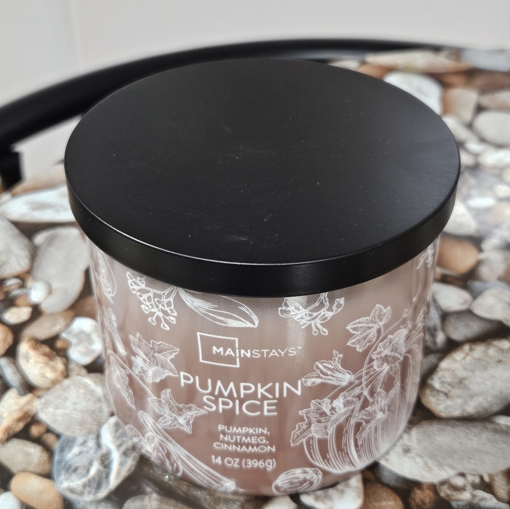Pumpkin Spice 14oz Candle With Nutmeg And Cinnamon Scent